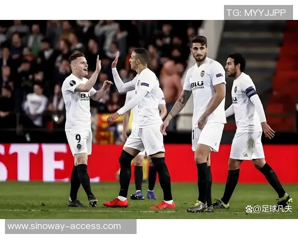 塞维利亚逆转巴伦西亚，继续保持联赛不败势头