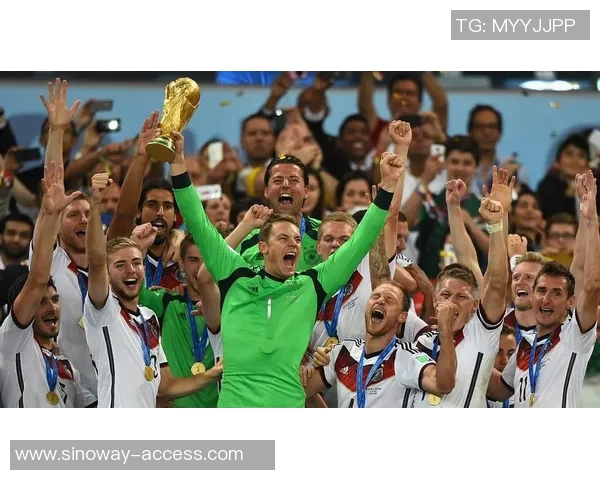 诺伊尔：守护球门的传奇门将与他的辉煌足球生涯探秘